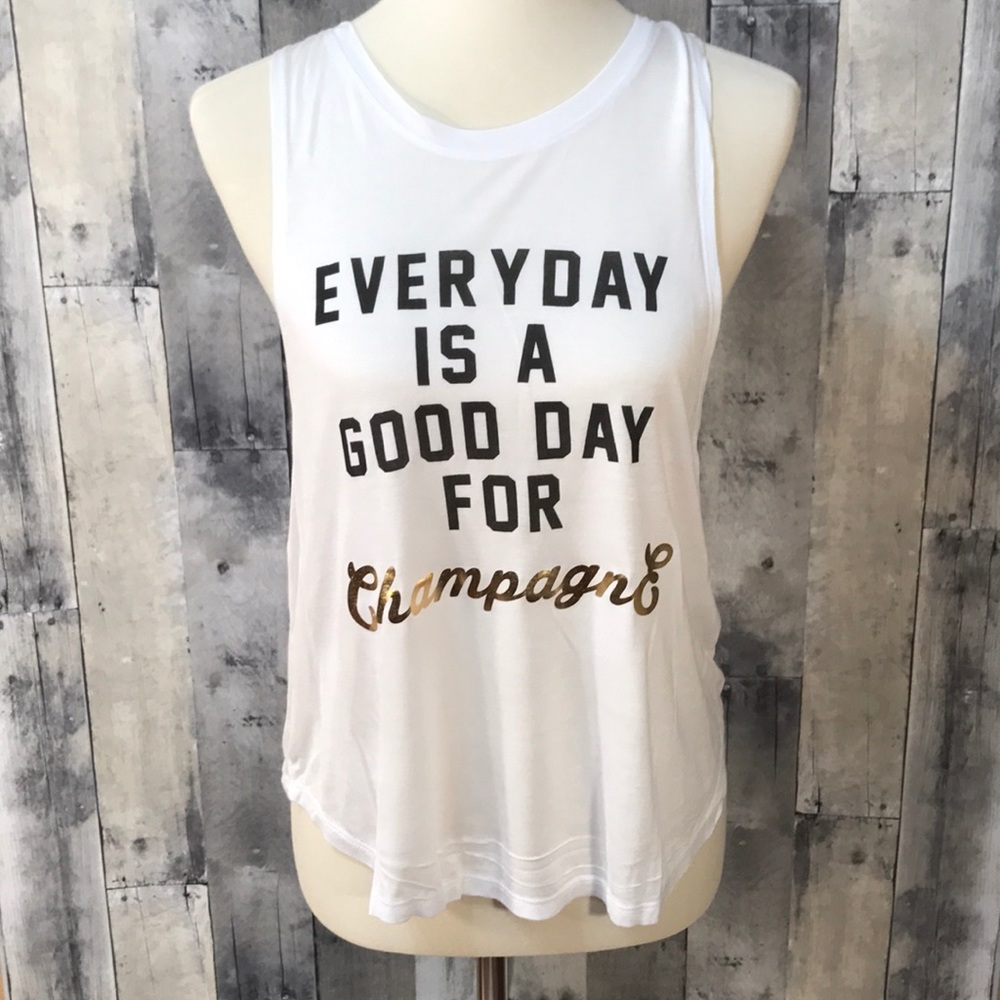 ❌SOLD❌✨HP✨•NWT• Champagne campaign Tank - Picture 4 of 7